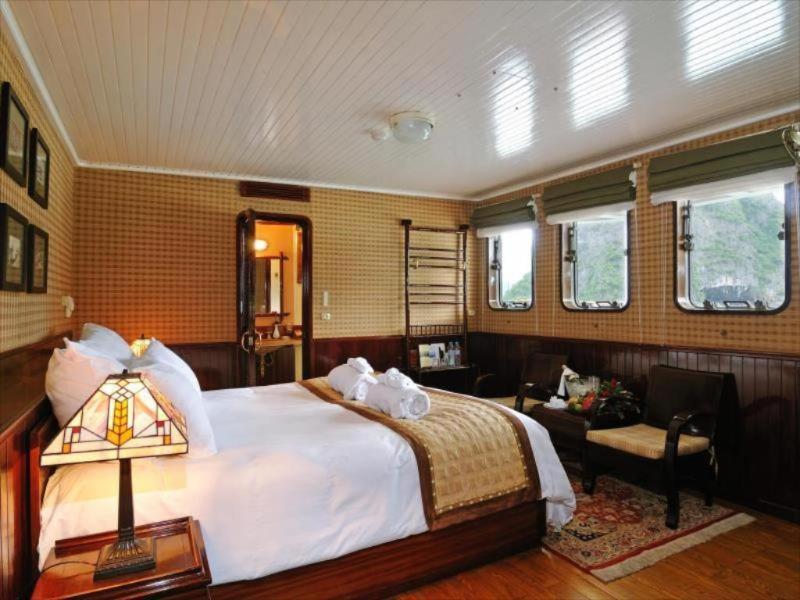Emeraude Classic Cruises Ha Long Room photo