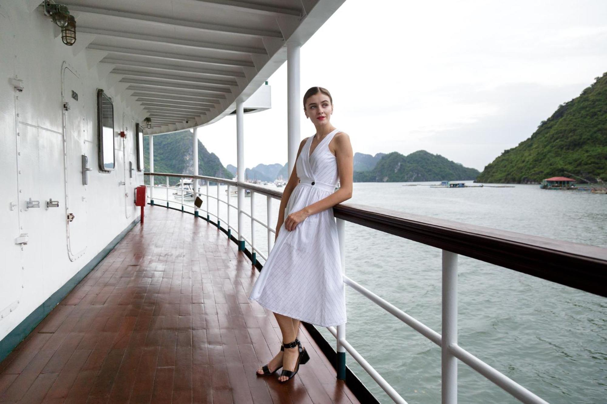 Emeraude Classic Cruises Ha Long Exterior photo