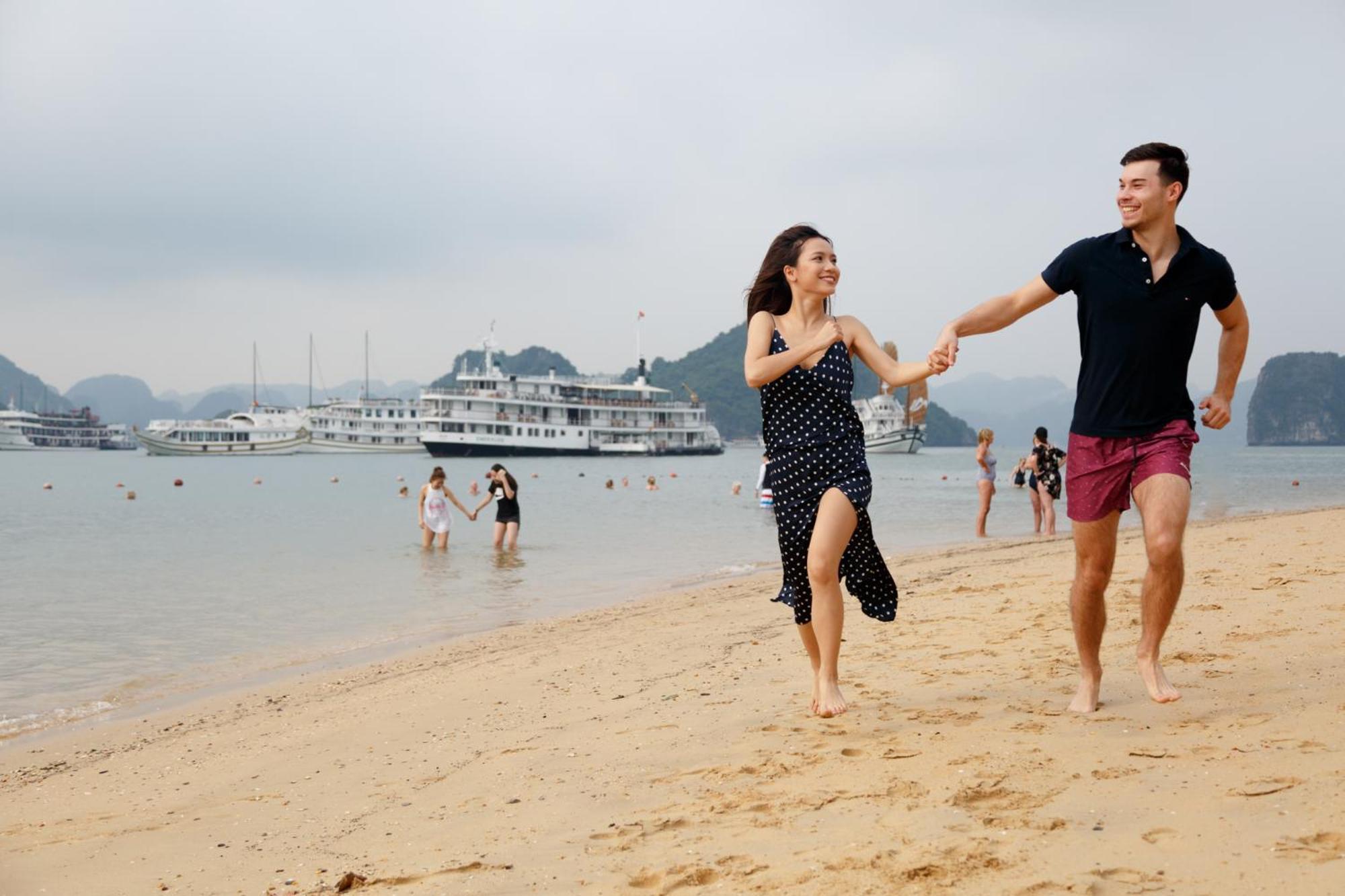 Emeraude Classic Cruises Ha Long Exterior photo