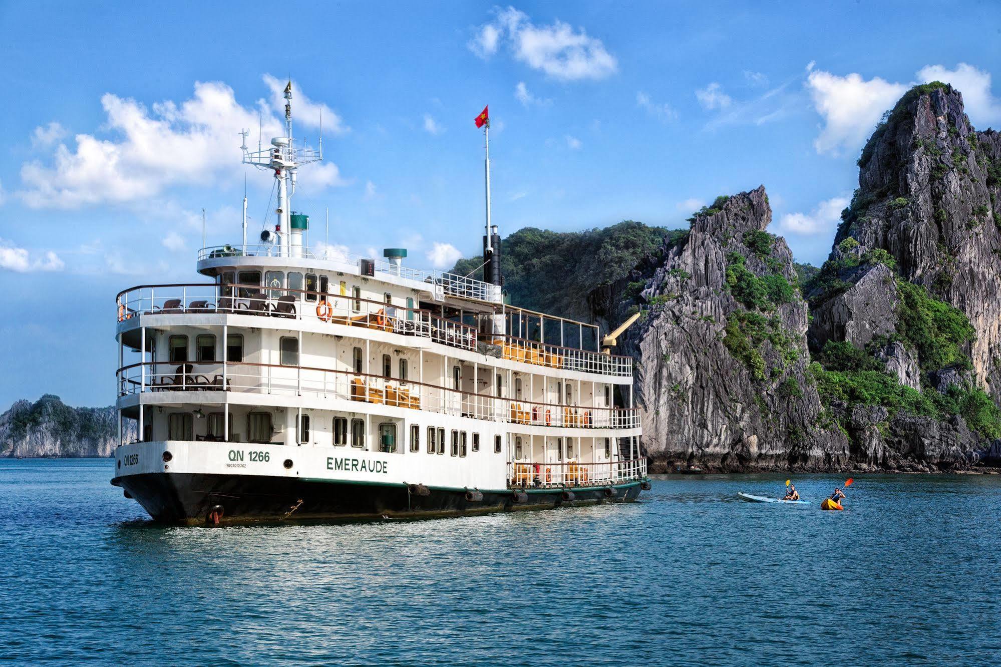 Emeraude Classic Cruises Ha Long Exterior photo